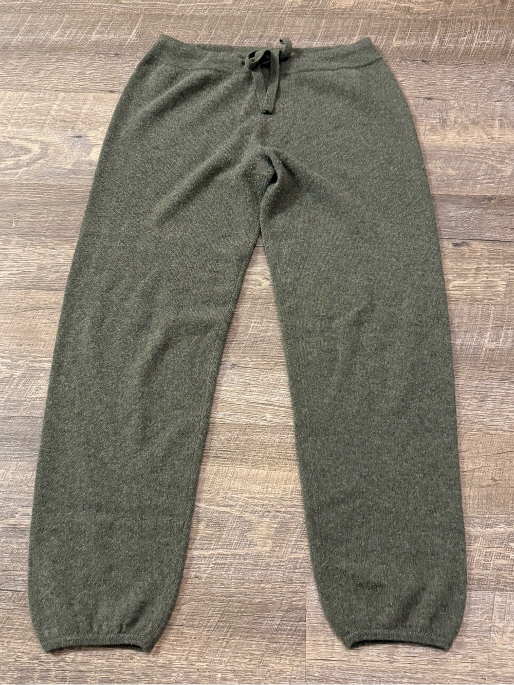 Womenโs NakedCashmere 100% Cashmere Joggers
